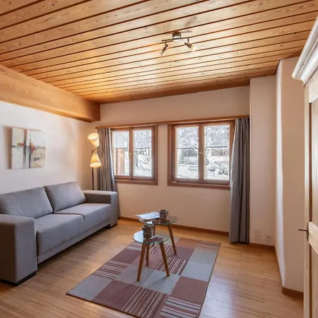 Chasa Curasch Apartman *