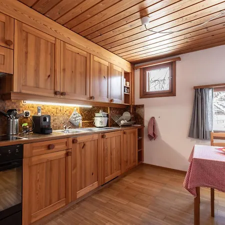 Apartman Chasa Curasch *